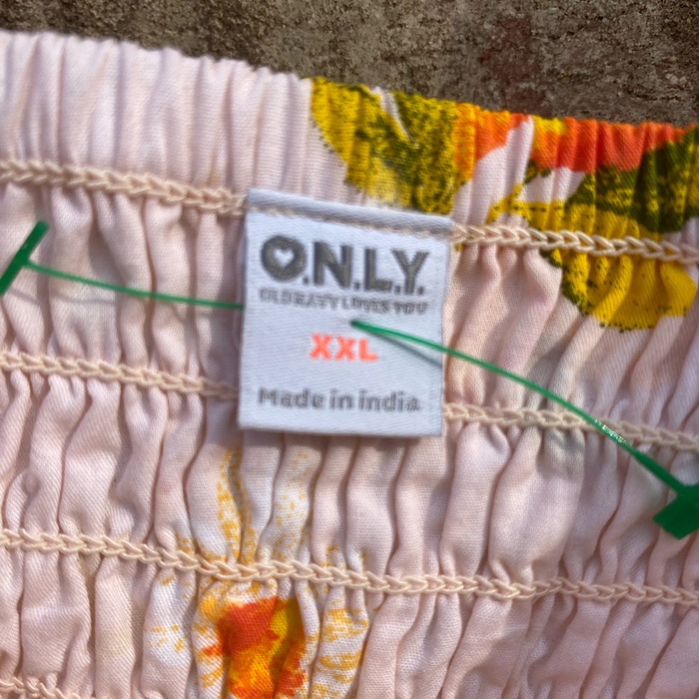 NWTs Old Navy Women's Peachy Pastel Floral & Fruit Print Crop Top - Picture 13 of 13